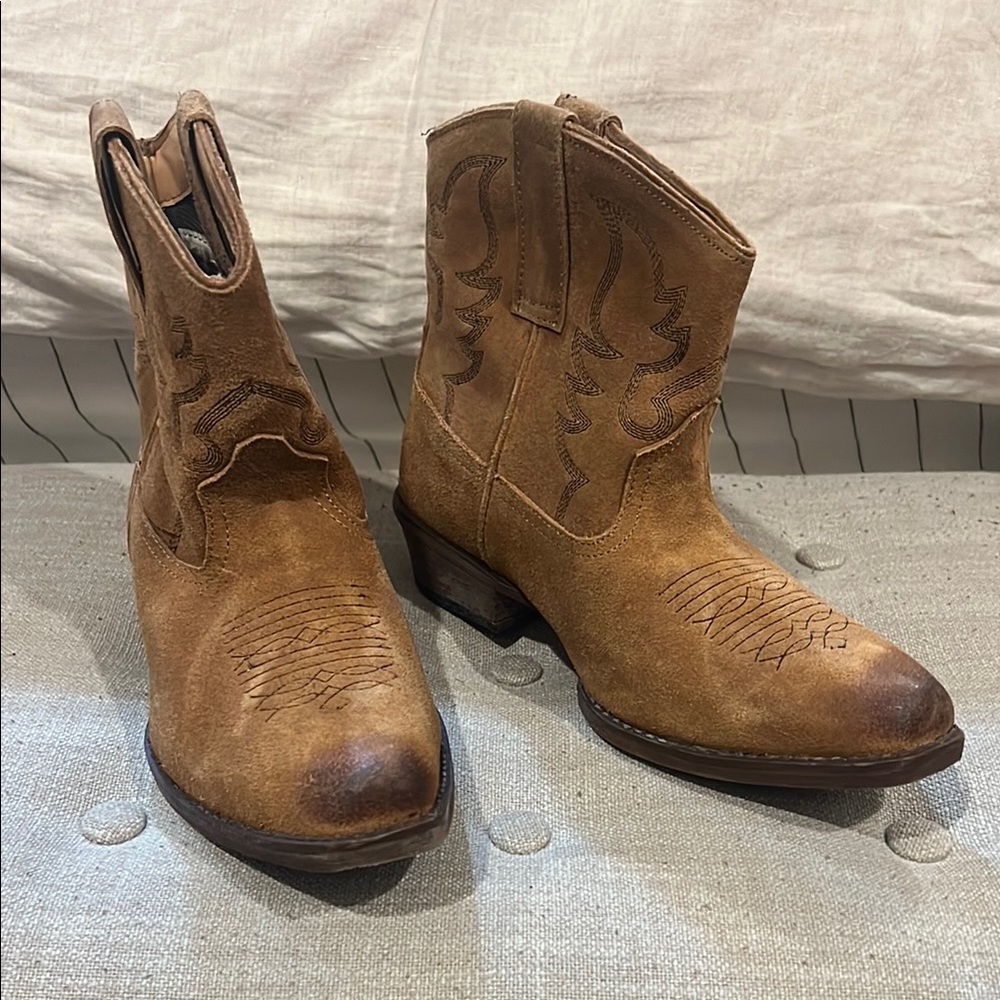 Roper Brown Ankle Boots suede size 7.5